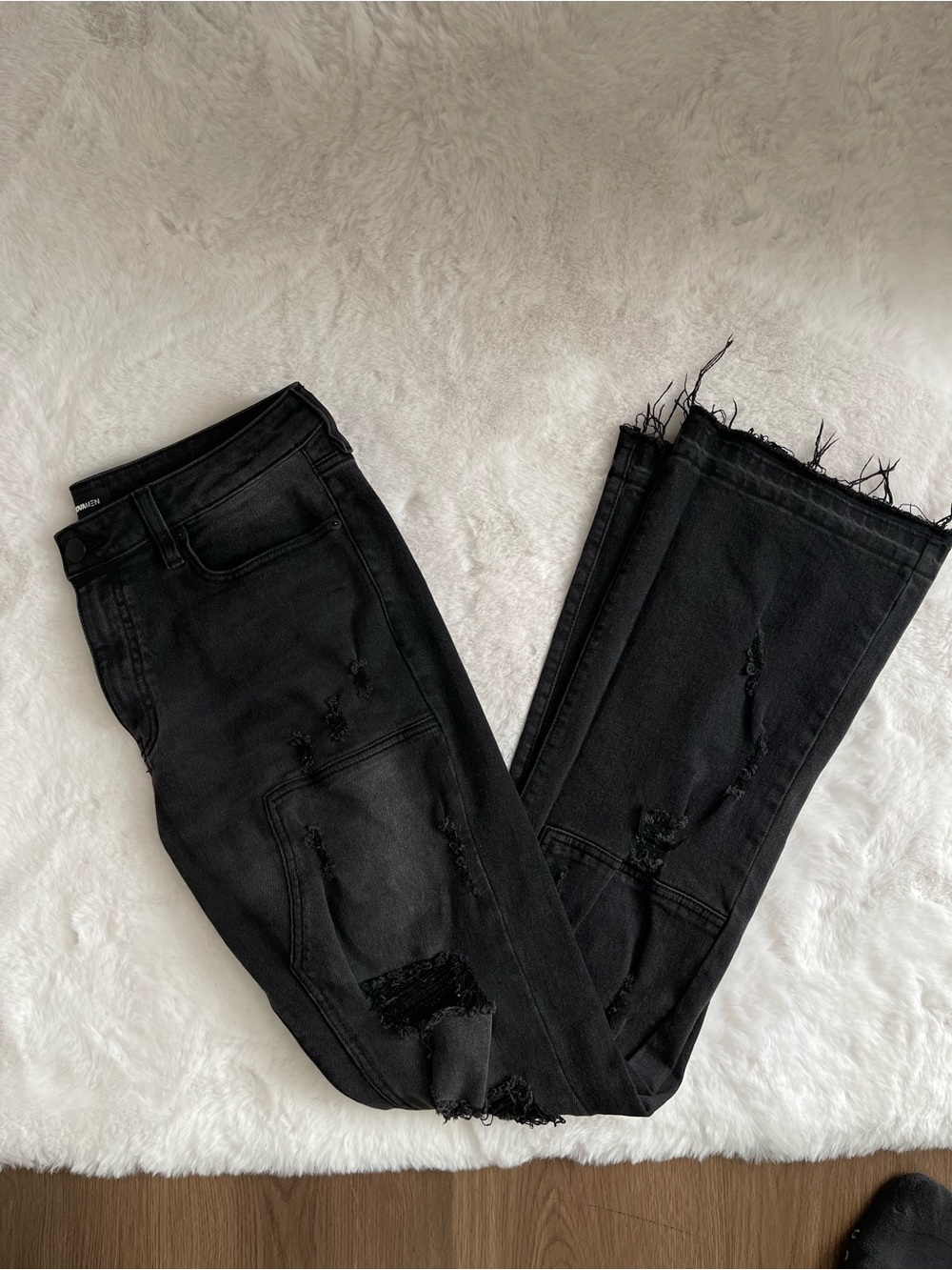 Black Distressed Men’s Jeans